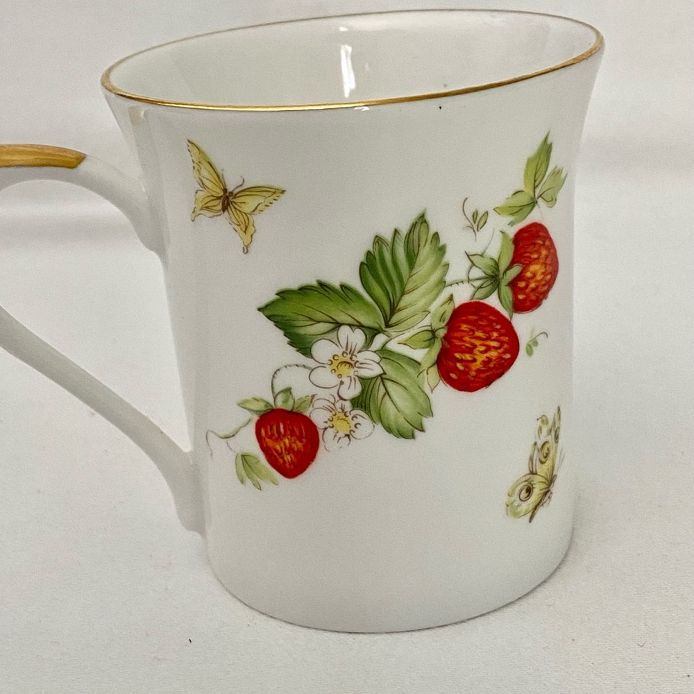 VINTAGE QUEEN'S ROSINA CHINA CUP, FINE BONE CHINA, ENGLAND, VIRGINIA STRAWBERRY - Picture 3 of 8